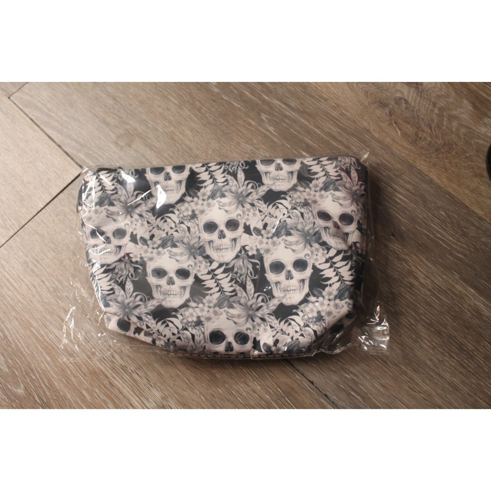 Gothic Deathcore Makeup or Toiletry Bag Feature Skull Print - Picture 3 of 3